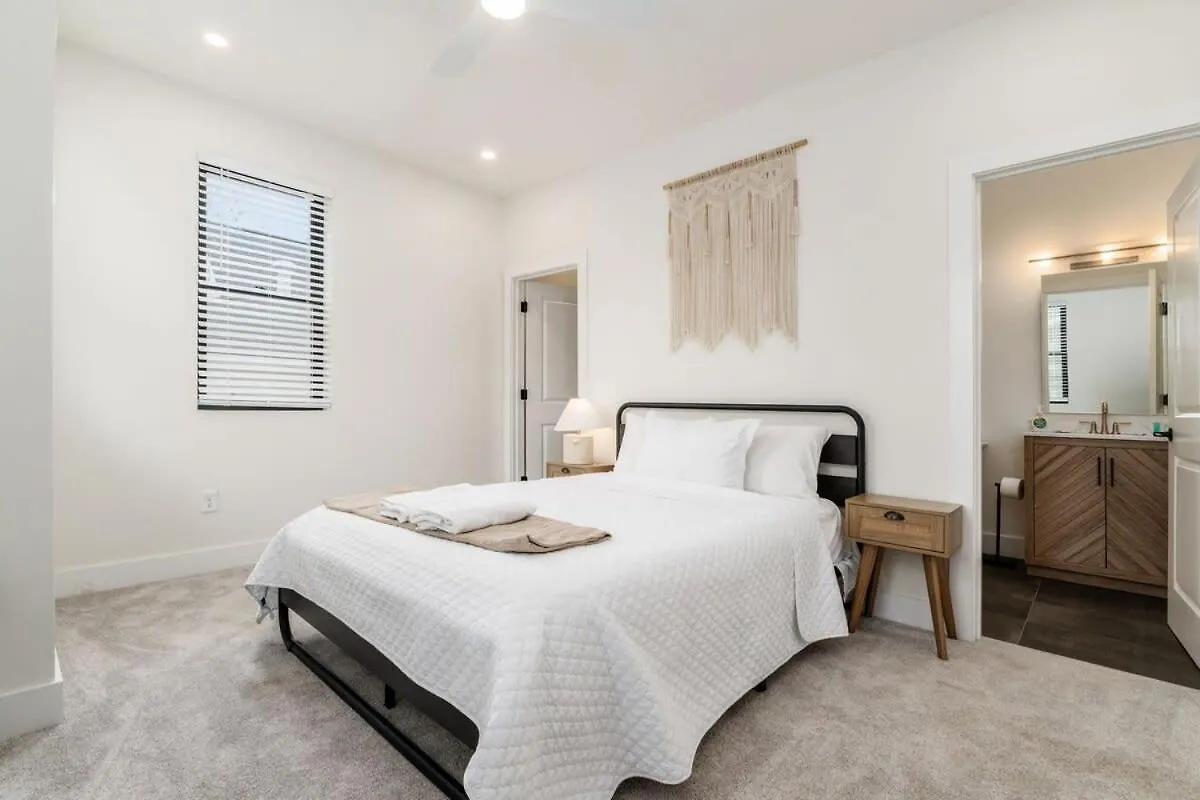 Luxury Escape 4Br 3 Bath Oasis In Historic Old Town Apartment Columbus 0*,  United States