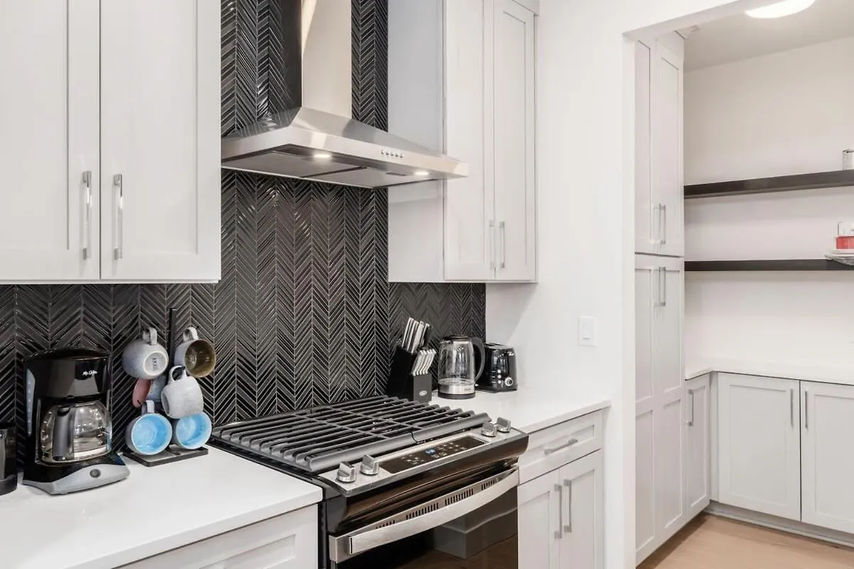 Luxury Escape 4Br 3 Bath Oasis In Historic Old Town Apartment Columbus 0*,  United States
